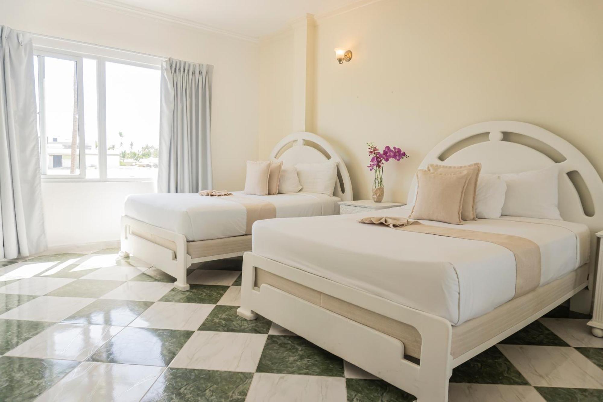 Green Coast Hotel ปุนตากานา ภายนอก รูปภาพ