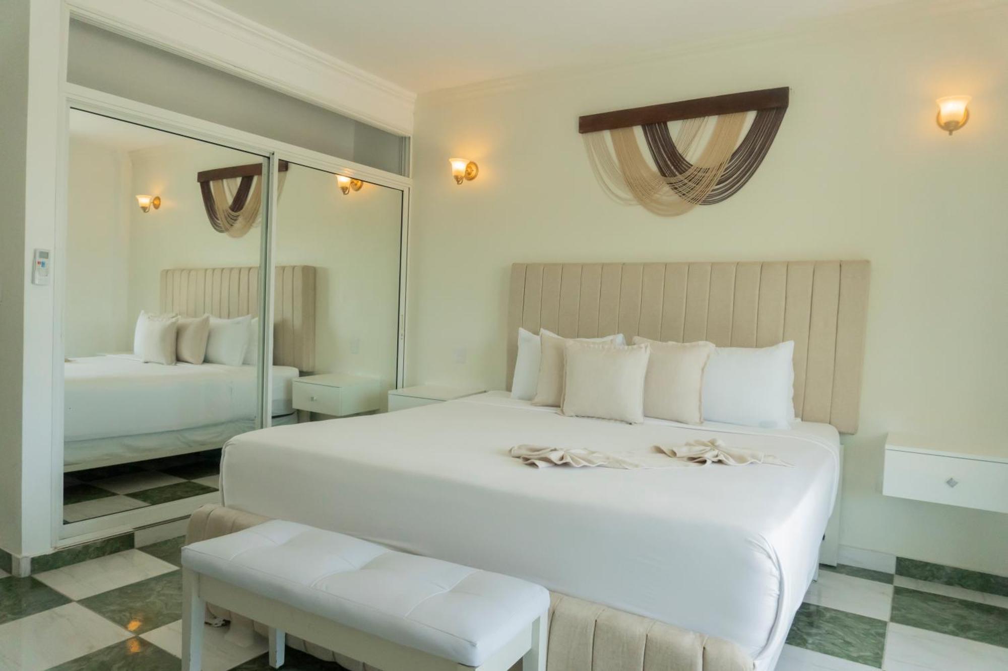 Green Coast Hotel ปุนตากานา ภายนอก รูปภาพ